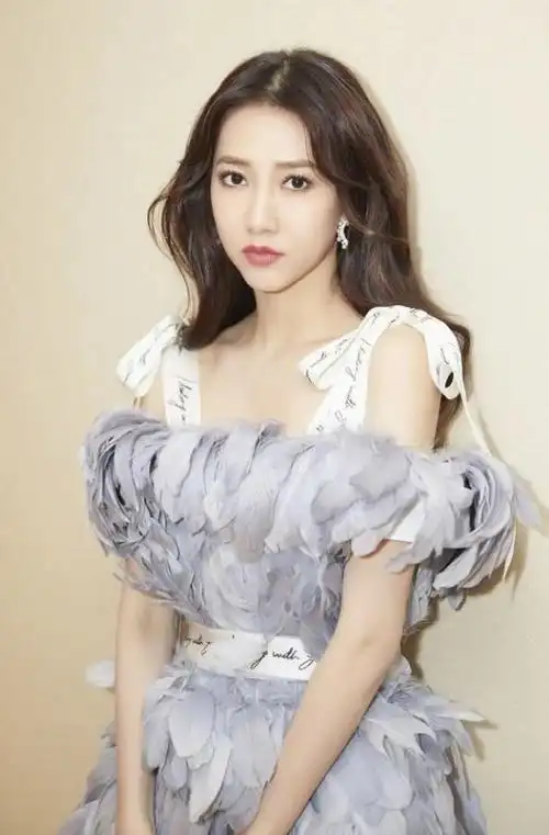 弦子(中国女歌手,演员))_石塘网