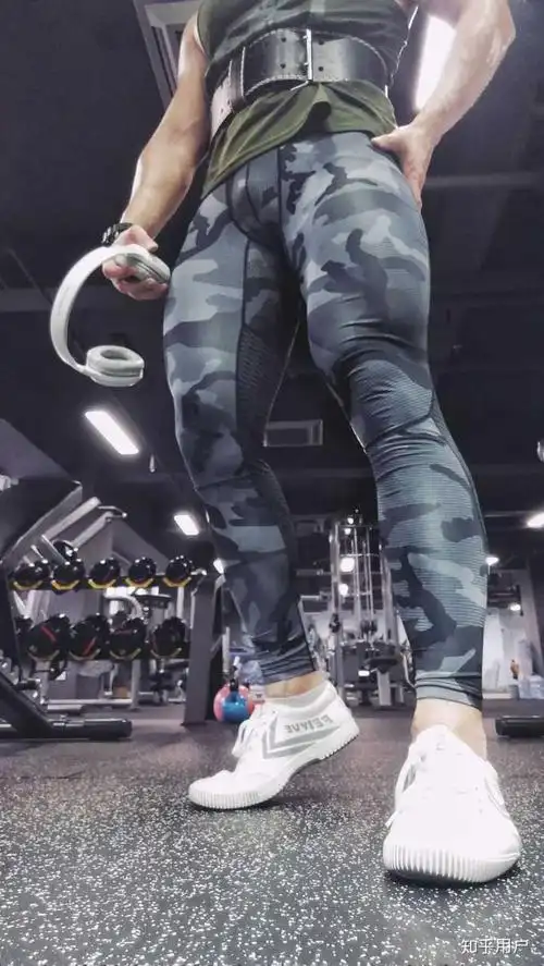 男生穿什么运动衣健身又潮又好看?