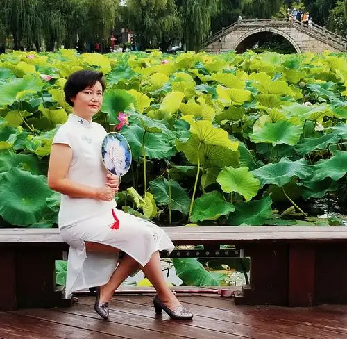 《旗袍美人秀,清新夏荷香》 摄影作品集