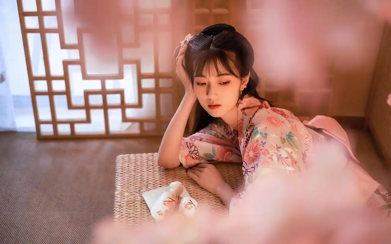 俏丽清纯古装美女高清桌面壁纸