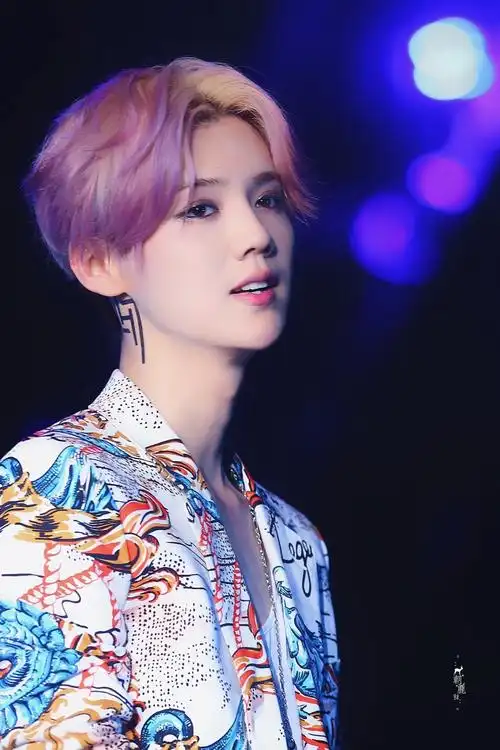 鹿晗的这些出圈绝美神图,真的不是粉丝也舍不得删啊