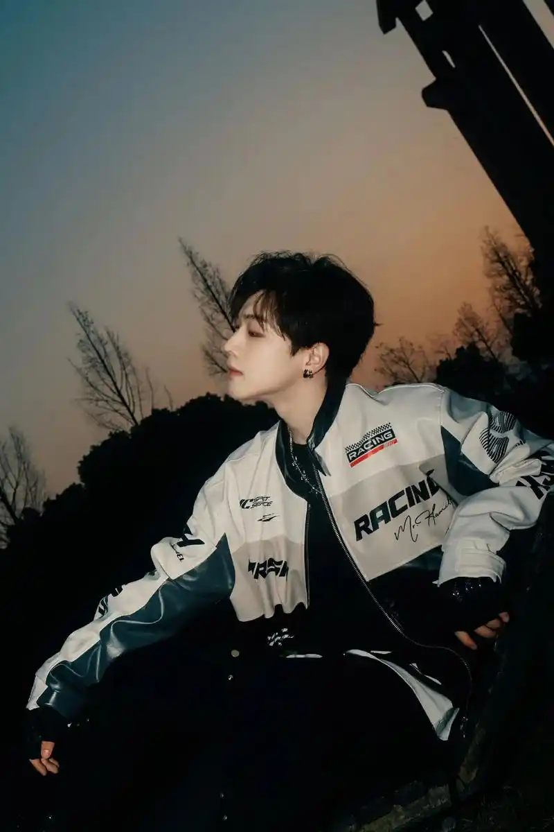 配音演员 #倒霉死勒 #漫展 姐妹们太会拍了!梅梅好帅啊 - 抖音