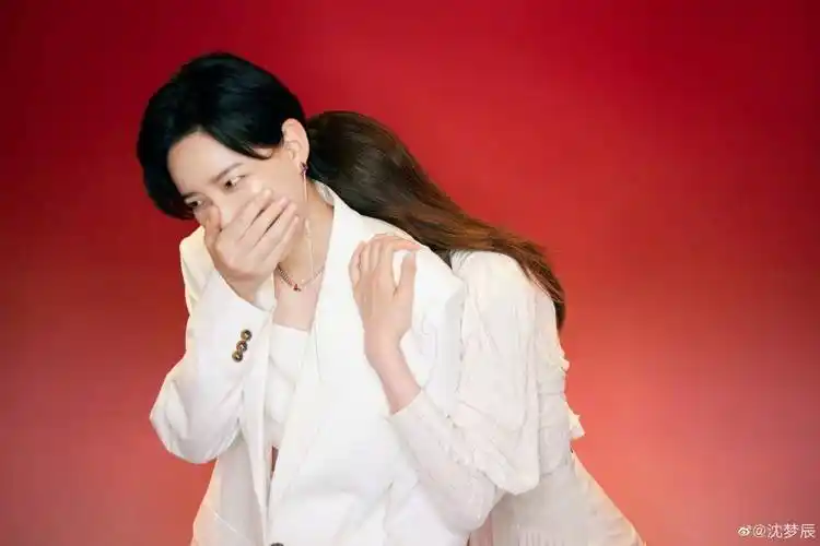 盘点金晨李斯丹妮姐妹情,"蛋金受怕"我嗑了_天安门_俩人_活动