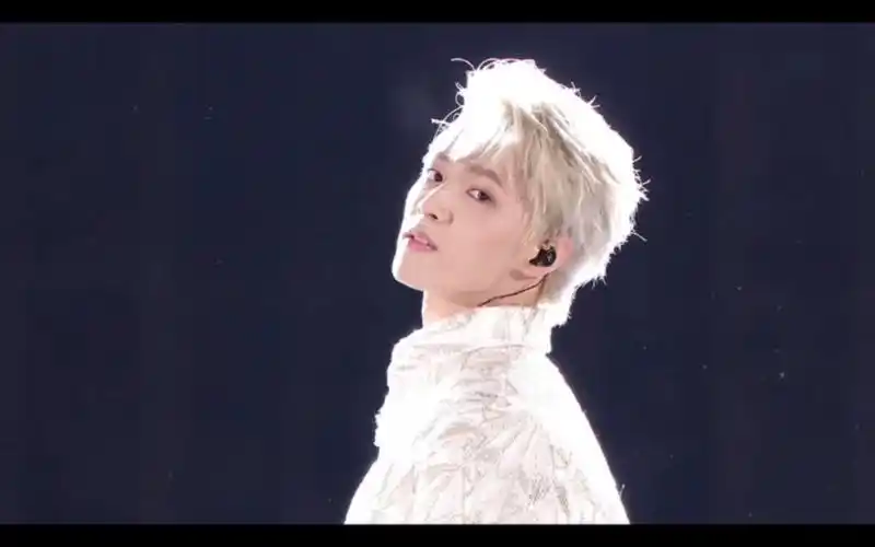 刘耀文理想之途演唱会个人solo舞台,帅惨了