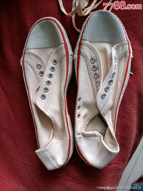 全新41码回力式运动鞋一双_价格30元_第1张