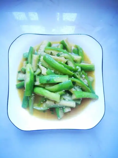 燕飞飞-2做的减脂快手菜--蚝油丝瓜