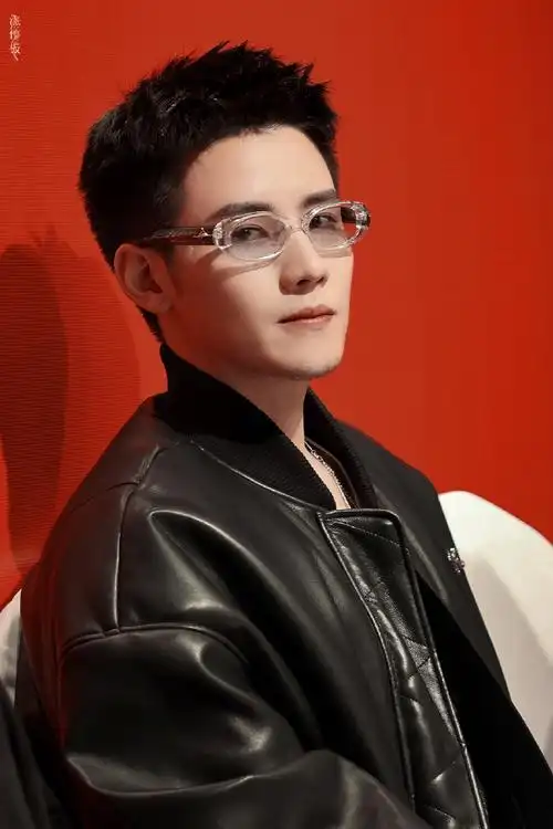 任豪 认真努力积极向上