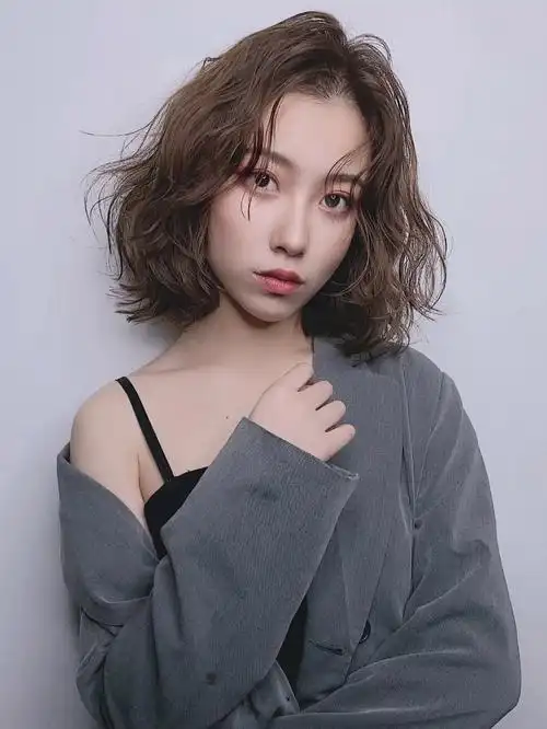 发根蓬松烫卷发