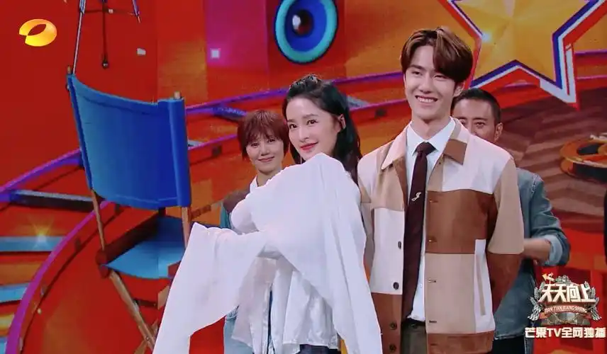 原创一曲水秀舞撩的王一博害羞娇笑曾公布恋爱标准李沁全中