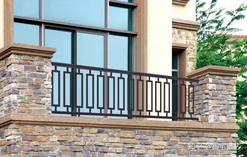阳台护栏的三个风格哪个更让你发狂