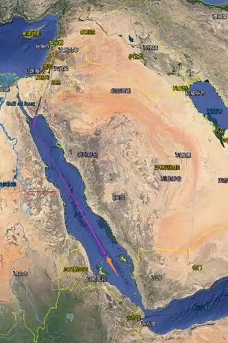 "saviz"(萨维兹)号常年停靠在厄立特里亚与沙特之间的公海航道上,这