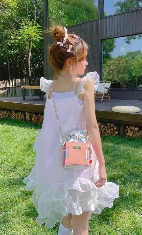 20岁女孩穿裙子运用这些穿搭技巧轻松穿出小仙女气质