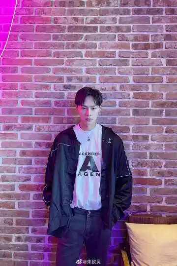 朱致灵67676767帅气99帅气街拍帅气boy朱致灵超话5月8日