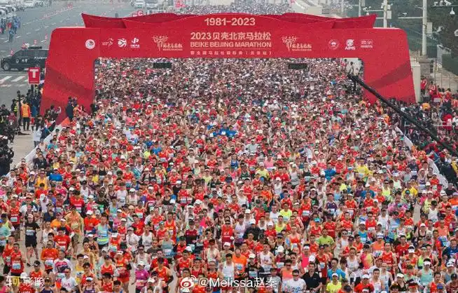 人生不止一场马拉松##北京马拉松##翻开秋日终章##北马开跑