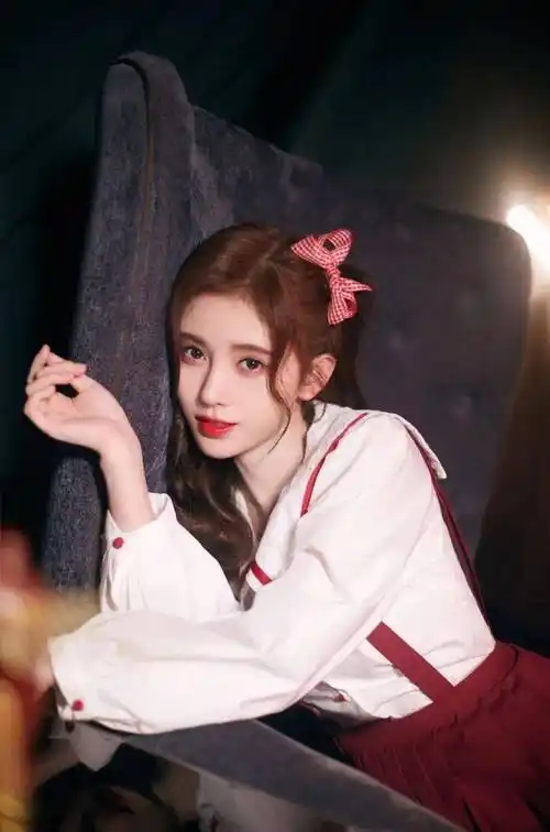 画皮画骨难画魂,她用木炭把明星画活了,王一博鞠婧祎眼神看醉了_沁风