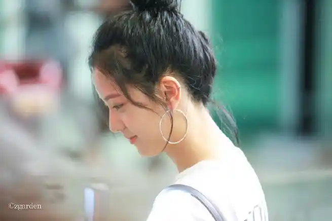 blackpink将于6月回归#kimjisoo超话只是看着侧脸  也能感受到金中沣