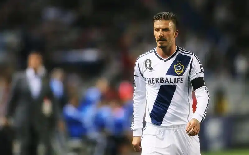 足球明星贝克汉姆图片壁纸-体育壁纸-高清体育图片-第10图-娟娟壁纸