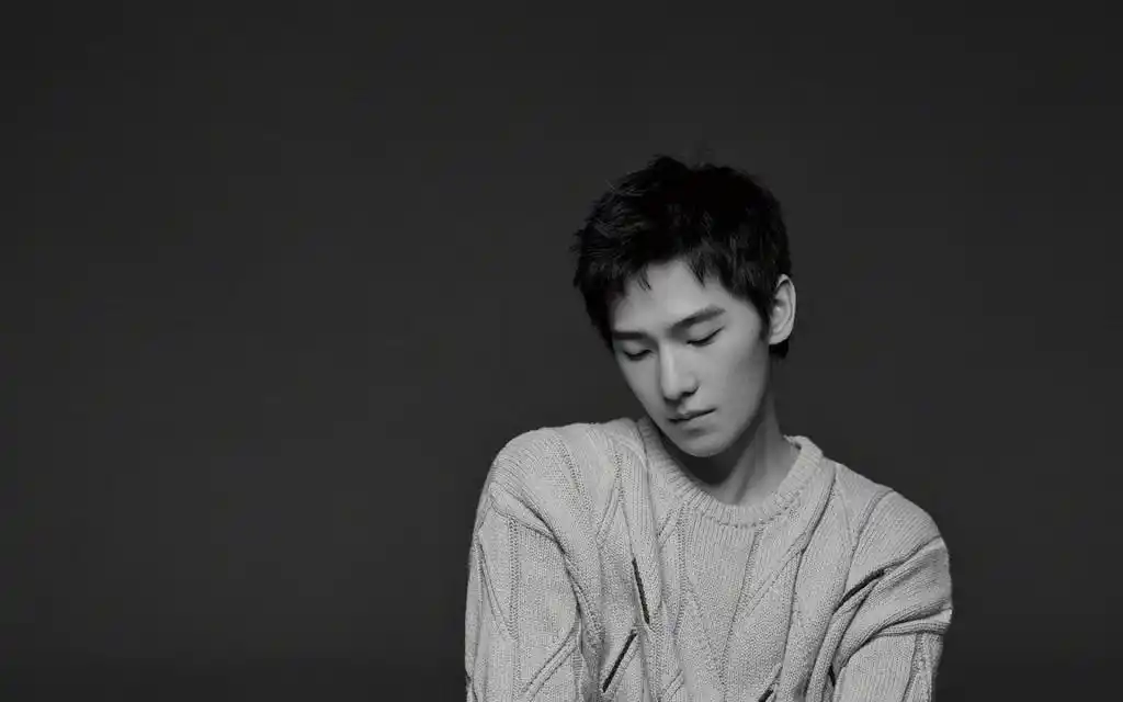 杨洋时装男士四五月合刊封面写真,高清壁纸图片,大陆明星-回车桌面