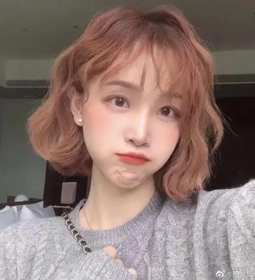 圆圆女生也适合的短发蛋卷头超减龄显脸小