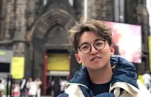 奔跑吧导演姚译添详细资料简介及图片介绍