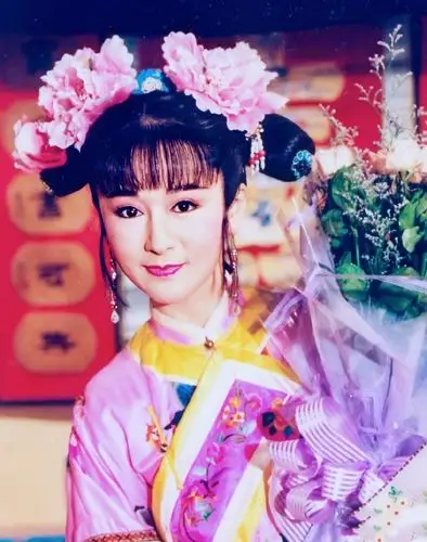 71岁潘迎紫再次出山新剧饰演万贵妃近照看着好年轻