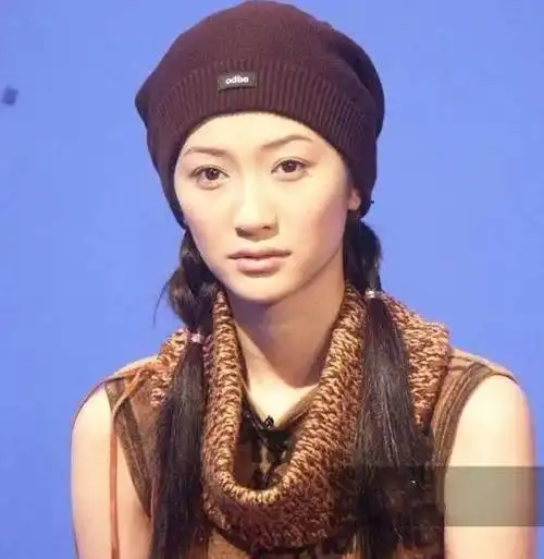 李小冉旧照被赞尤物!遭富豪威胁4年,流产2次后被男闺蜜掷5亿娶到