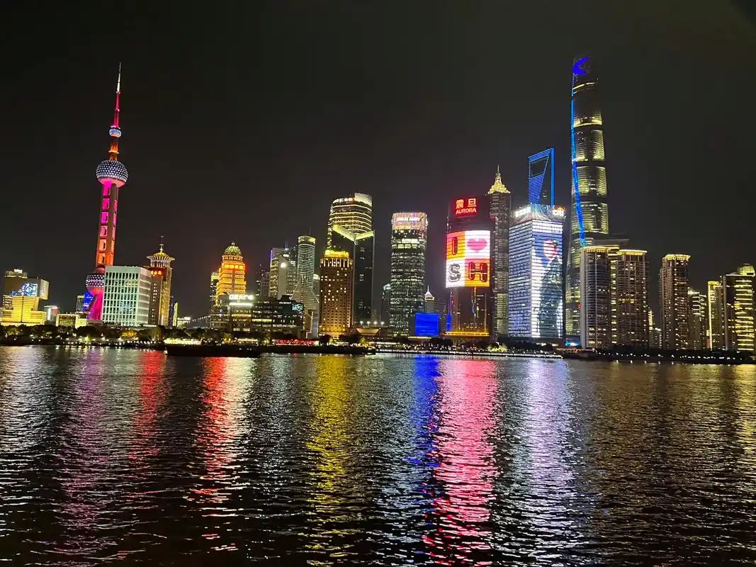 上海外滩 #每一张照片都是满满的回忆和足迹 - 抖音