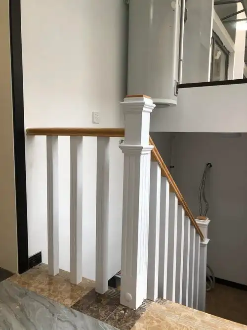 盛世家园 现代简约楼梯扶手安装完工