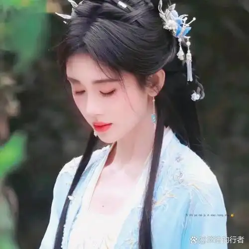 『推荐鞠婧祎蓝色古风头像』