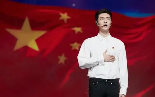 张艺兴与湖南共青团合作 演唱献党歌曲《星火》庆百年华诞