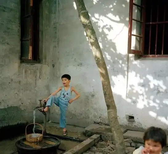 老照片再现80年代的儿童,80后,你还记得无忧无虑的童年时光吗