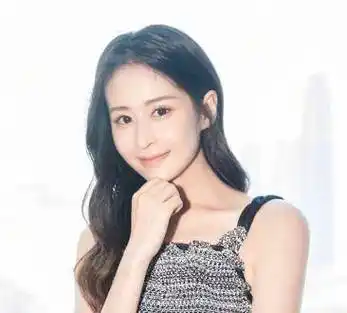 颖儿拍摄复古油画大片,头戴花环穿窄裙尽显细腰好身材_体重_减肥_女