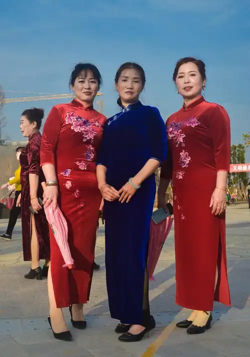 2018年11月24号旗袍美女留影 - 美篇