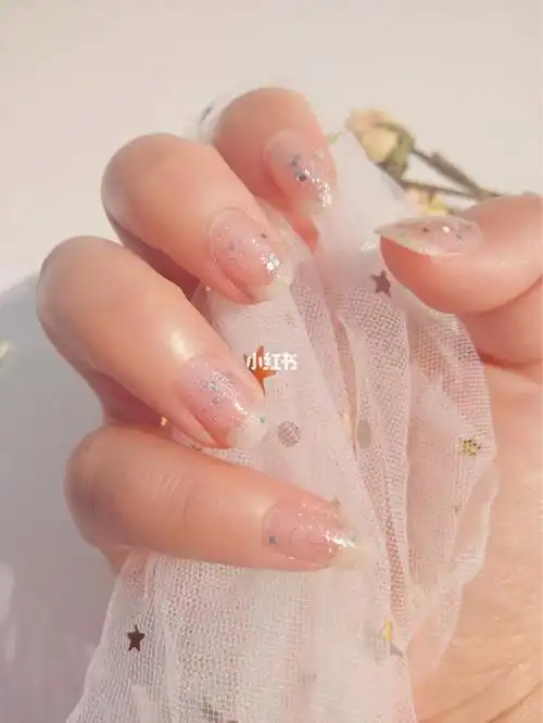 手残党的春天,在家也可以轻松get创意美甲_指甲油_指甲底油_顶油_手残