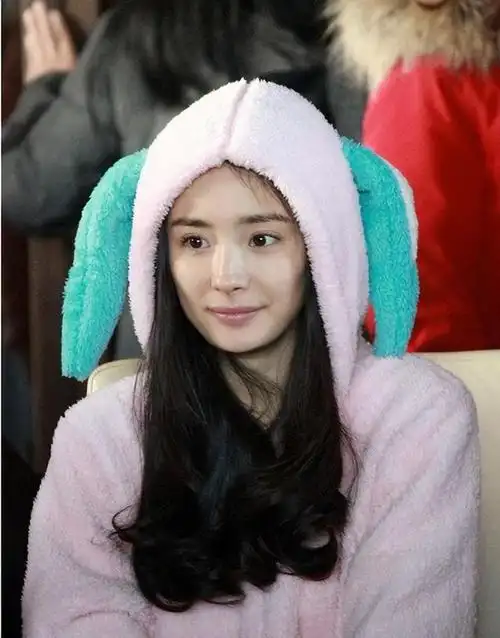 别看这些女明星在电视上美得"高不可攀",卸妆后,还没你好看呢