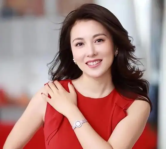 主持人梦桐:与富商结婚19年零绯闻,今47岁风韵犹存