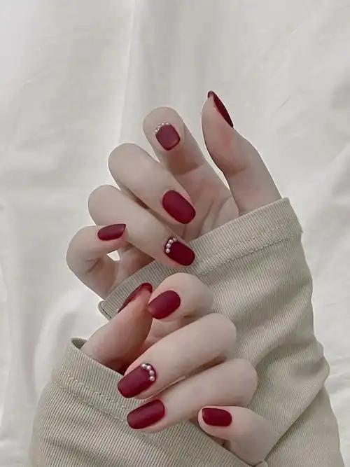 2021显白圣诞新年美甲红丝绒珍珠08