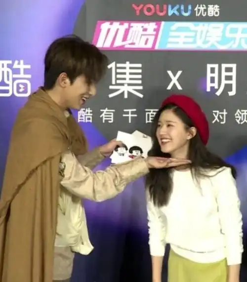 浅磕一下春花秋月李宏毅赵露思