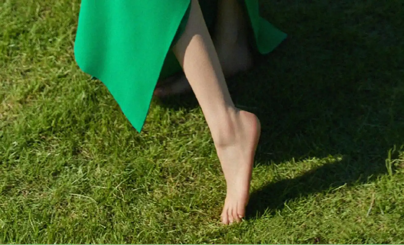 杨超越光脚丫[色][色] #杨超越