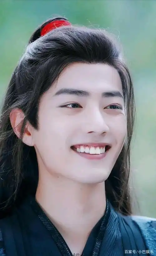 肖战经典笑容十八图,肖战的眼睛灿若星河,一笑的时候里面似乎藏有星辰