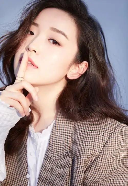 金雯昕时尚性感写真图片