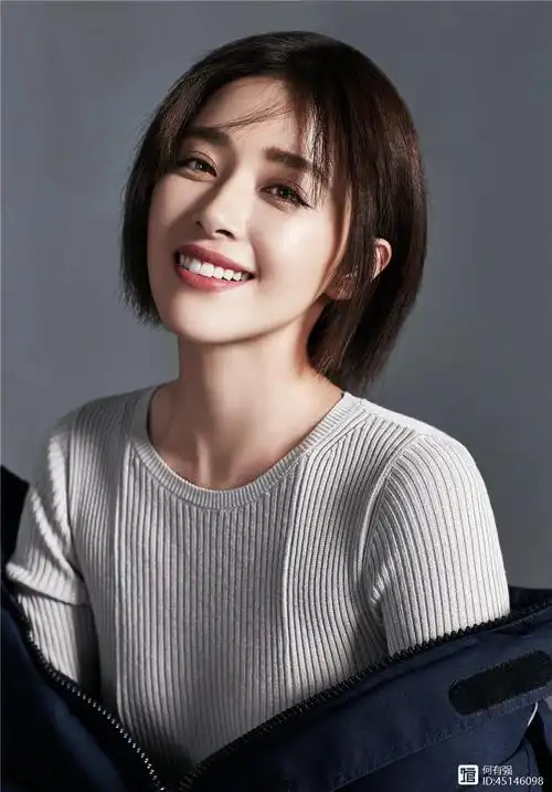 阚清子剪款短发气质都不一样,留长发超级显土气,还是短发适合她