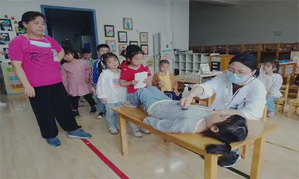 丽二幼关注幼儿健康呵护幼儿成长丽二幼六一体检报道