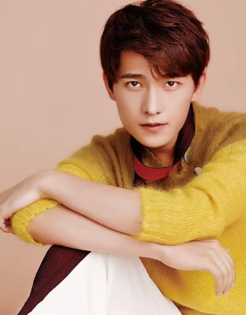 杨洋,军艺校草,因接演烂戏翻车,何时能清醒?