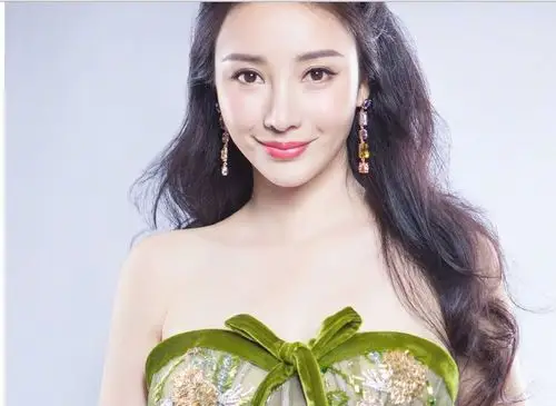 你要问当今哪个明星最有人气,不是范冰冰,也不是林志玲,而是柳岩