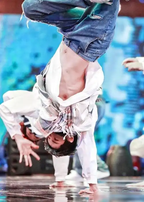 王一博终梦圆街舞总决赛,心中所爱是布布,街舞态度最纯正