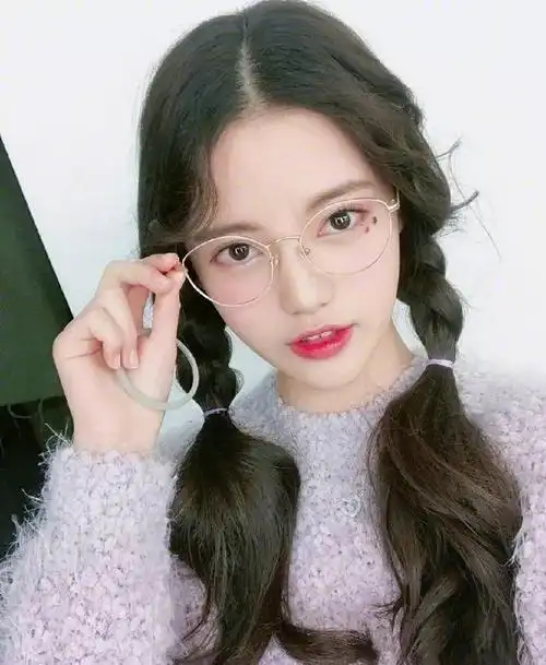 适合戴框架眼镜的刘海(戴眼镜时刘海要选对)(23)