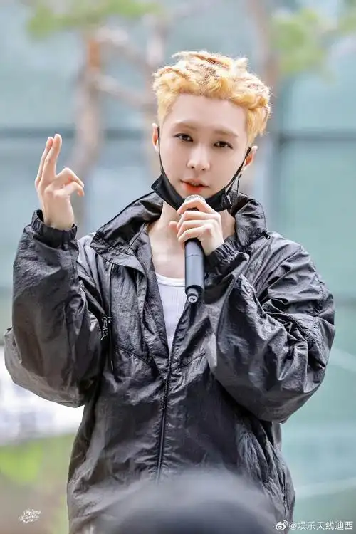 张艺兴出道十二年状态