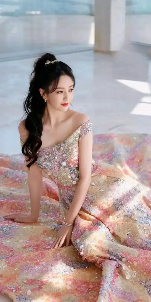 佟丽娅最新写真