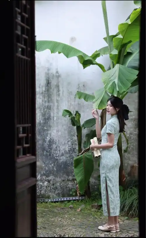 旗袍秀一秀女子好温柔 #江南烟雨色 #爱旗袍爱生活 #国风 - 抖音